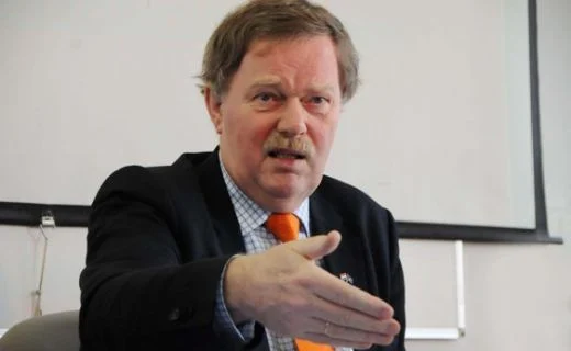 Ish-ambasadori holandez: Nëse UÇK është organizatë kriminale, jemi edhe ne