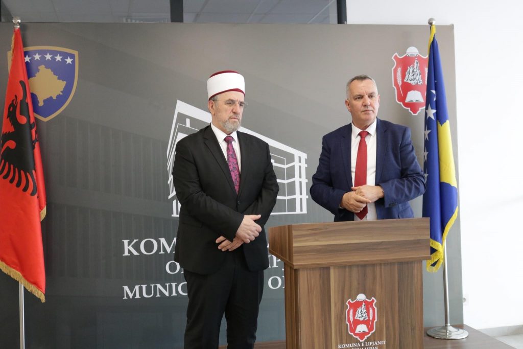 Kryetari Imri Ahmeti, priti në takim myftiun e Kosovës Naim Tërnava