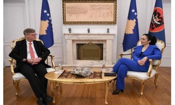 Osmani takoi profesorin Murphy, falënderon për mbështetjen në GJND