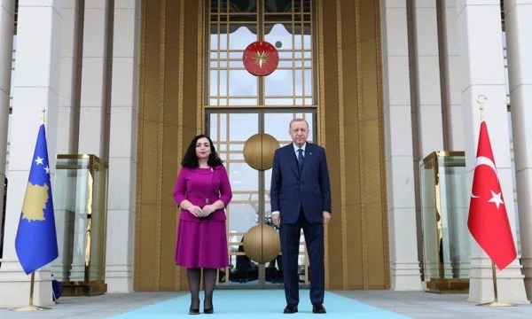 Presidentja Osmani e uron në Twitter Erdoganin për fitoren, shkruan edhe turqisht