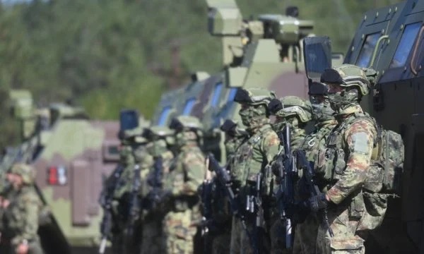 NATO sjell trupa shtesë në Kosovë për shkak të tensioneve në Veri