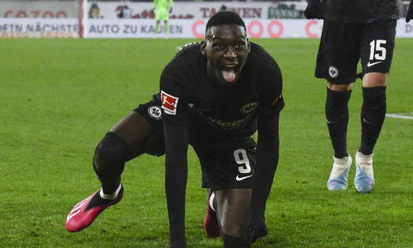 I kërkuar nga klubet e mëdha, Eintracht Frankfurti ia cakton çmimin Kolo Muanit