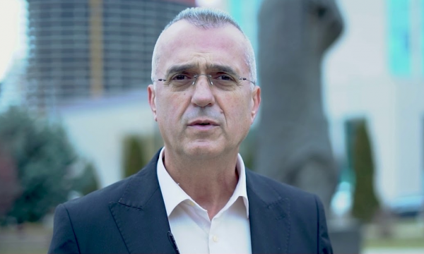Deputeti i VV-së thërret mediat për t’u treguar diçka të rëndësishme
