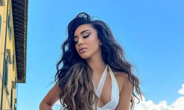 Melinda shfaqet nga Italia, dikush po i shkruan “non-stop”