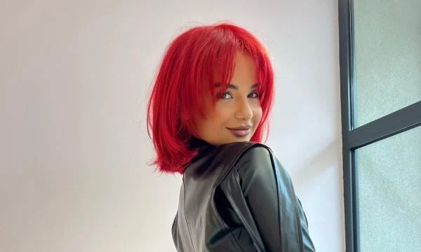 Rina kujdeset që të “nxeh” rrjetin me paraqitjen e saj