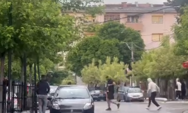 Sulmohet sërish vetura e Policisë nga persona të maskuar në Zveçan