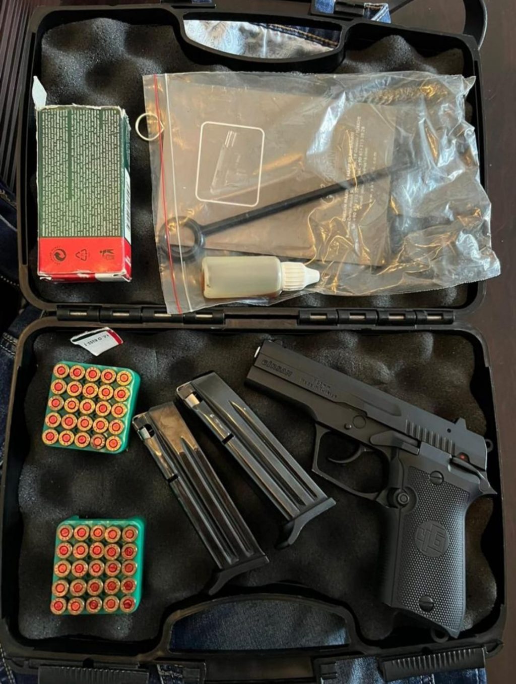 Policia arreston dy persona të dyshuar për “fajde” dhe “detyrim, sekuestrohen armë dhe para