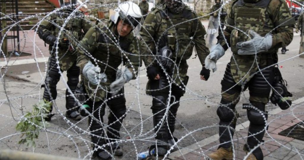 Vazhdojnë protestat në veri – serbët kërkojnë largimin e policisë dhe kryetarëve të rinj
