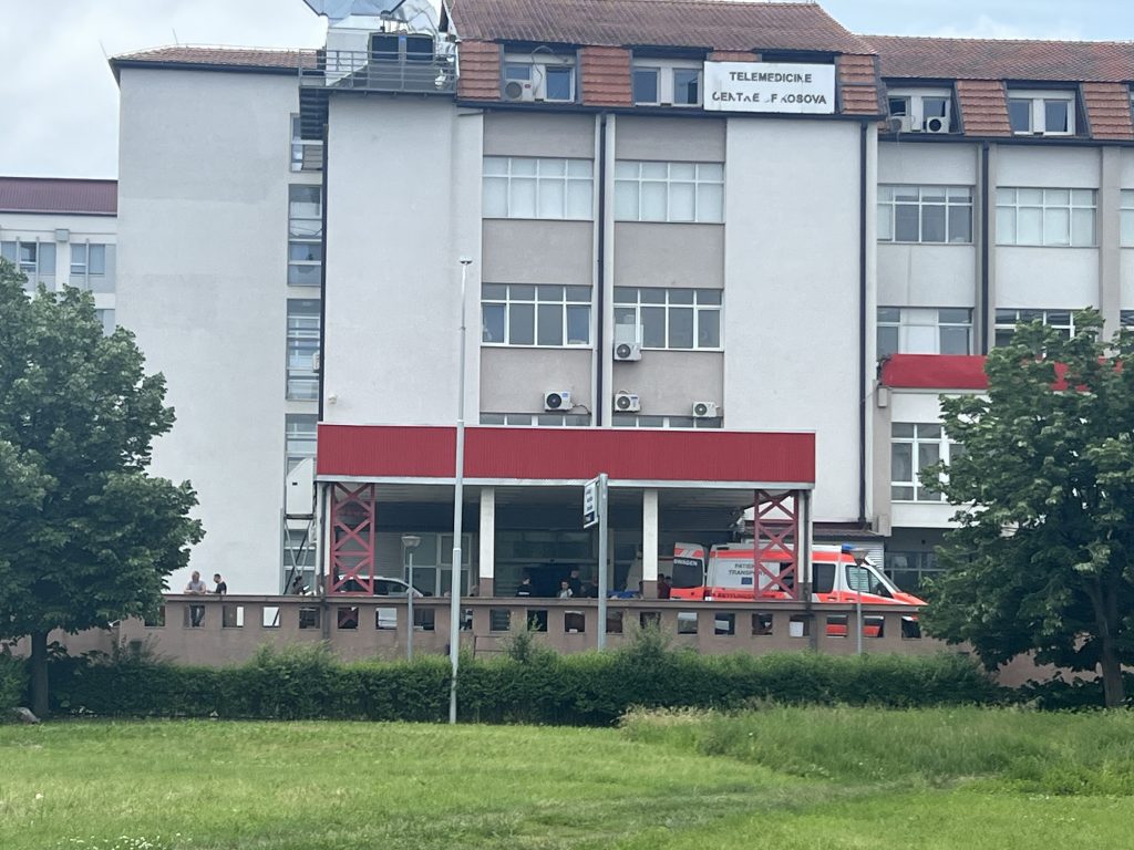 Një person nga Hajvalia dërgohet pa shenja jete në QKUK