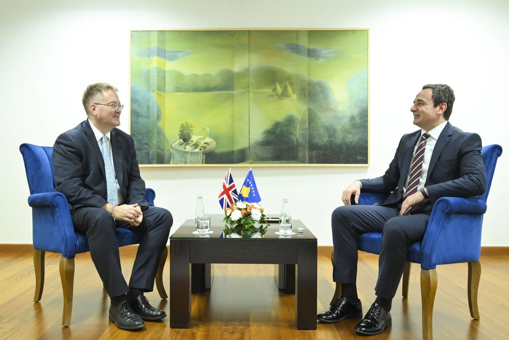 Kurti takohet me Abottin: Sundimi i ligjit në veri është i domosdoshëm