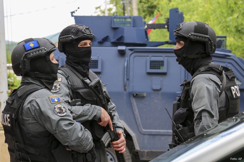 Arrestimi i sotëm në veri: Policia hasi në rezistencë, u lënduan tre policë