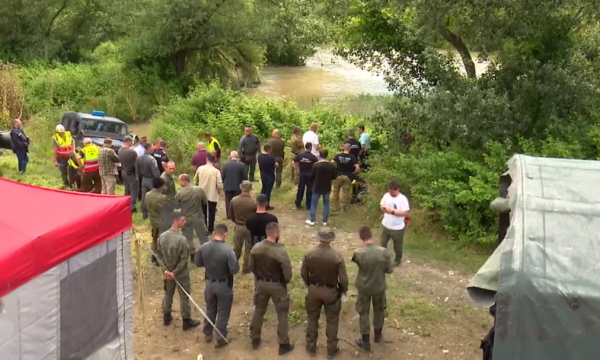 Gjendet një veturë në lumin Lepenc, pritet konfirmimi nëse është e familjes nga Kosova