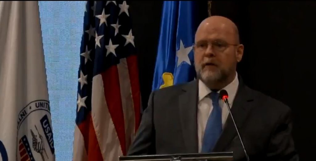Hovenier: Do të ketë edhe disa pasoja tjera ndaj Kosovës nëse vazhdohet me këtë rrugë
