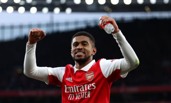 Marrëveshja e re afër finalizimit, Reiss Nelson mbetet te Arsenali