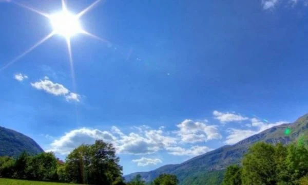 Moti sot: Me diell dhe vranësira, temperaturat deri në 20 gradë Celsius