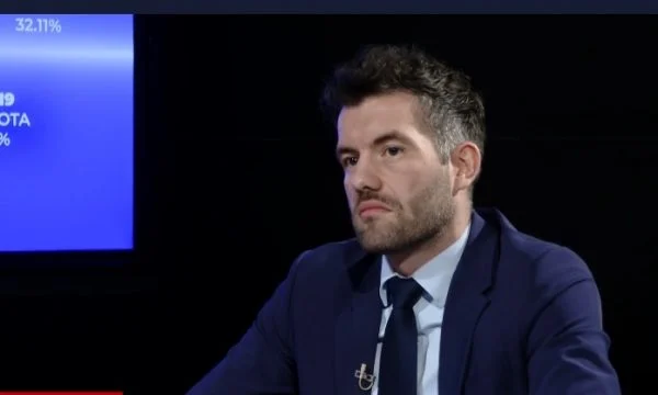 Rron Gjinovci: Nëse KFOR-i s’mundet më i rujt kufijtë, ta çojmë FSK-në në Veri