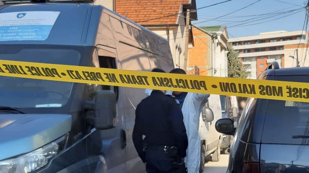 Vrasje e rëndë në Viti, ndërron jetë një 21 vjeçar
