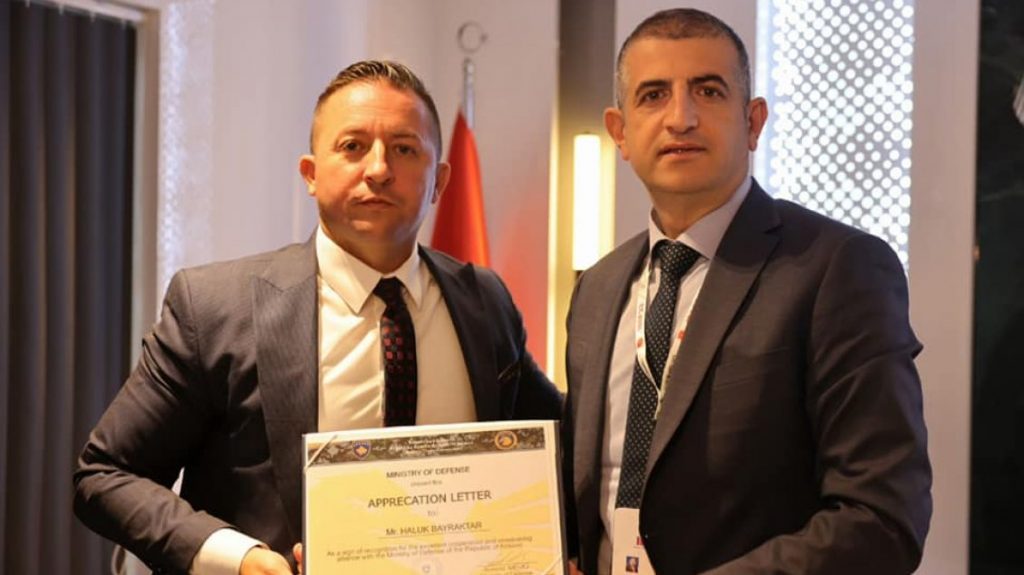 Mehaj takon shefin e kompanisë që prodhon dronët Bayraktar