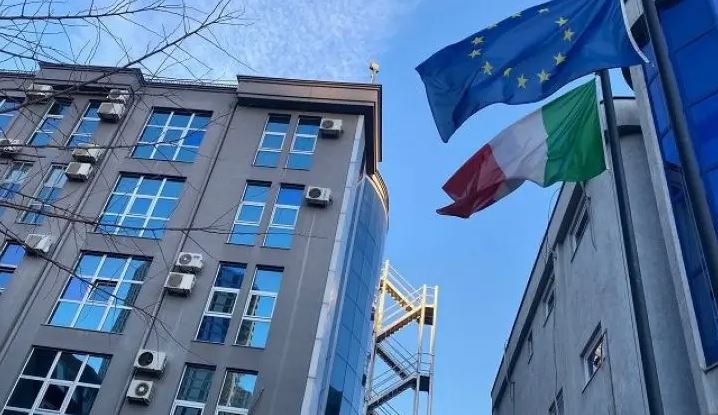 Ambasada e Italisë: Shpallja e organizatave terroriste në veri u bë pa koordinim me italianët