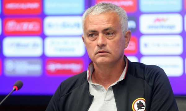 Alternativa e Frattesit/ Mourinho e pëlqen mesfushorin e PSG-së