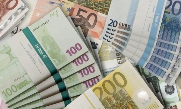 Remitencat në Kosovë arritën vlerën prej 1.22 miliardë euro