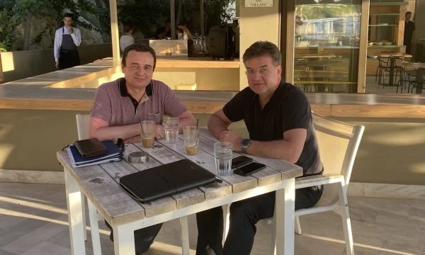 Kurti për takimin me Lajçakun në Kretë: Moti ishte shumë më i nxehtë se diskutimi ynë
