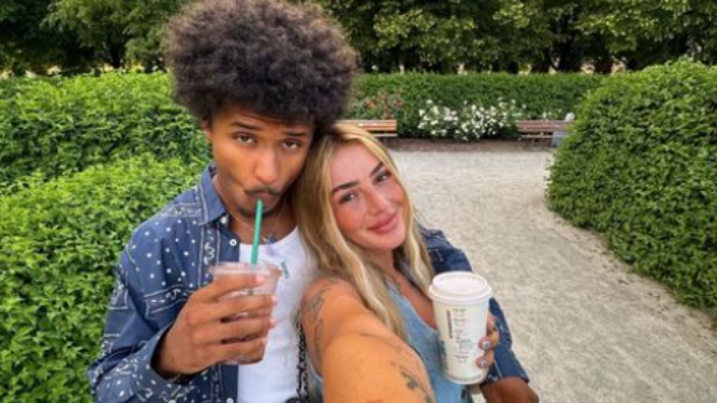 Loredana shfaqet e lumtur në krahët e partnerit të ri Karim Adeyemi