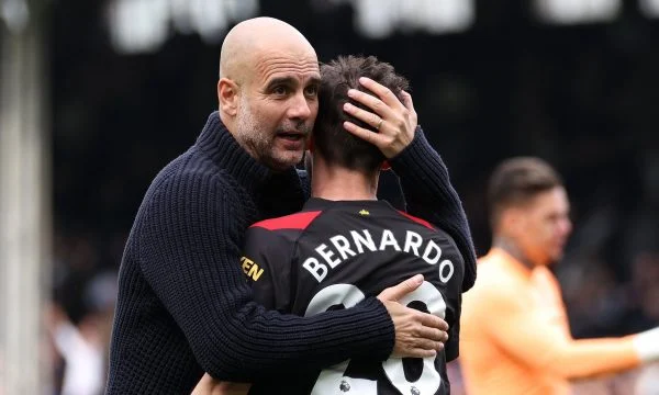 Guardiola ia çon një selam Barçës për Bernardo Silvan
