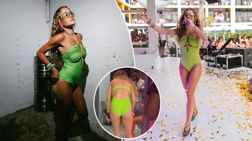 Rita Ora duket mahnitëse në festivalin ‘Ibiza Rocks’, teksa interpreton për fansat në bikini