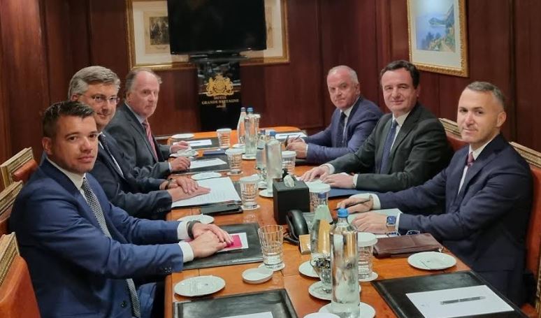 Kurti takohet me Plenkoviqin, diskutojnë për dialogun Kosovë – Serbi