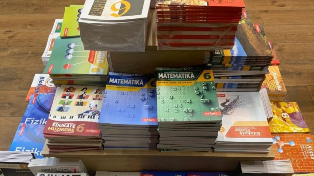 MASHTI do t’i ndajë nga 80 euro për blerjen e teksteve shkollore, aplikimi për subvencionim nga nesër