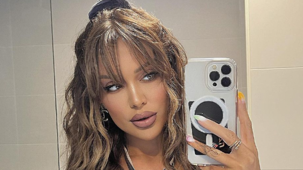 Ana Kabashi merr vëmendje me fizikun atraktiv në pozat e reja me bikini