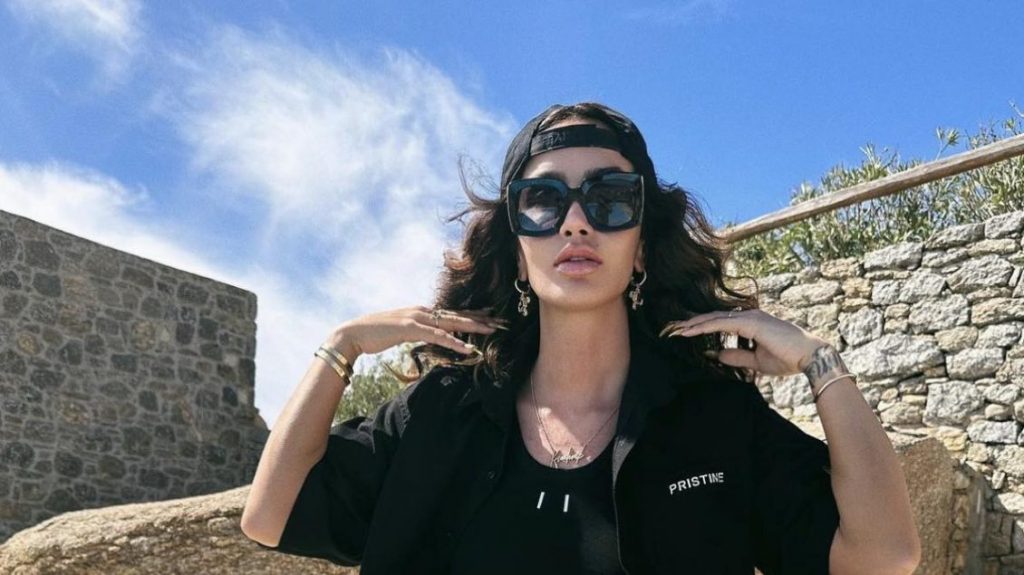 Dafina Zeqiri merr vëmendje me një nga videot e fundit duke vënë në pah fizikun atraktiv