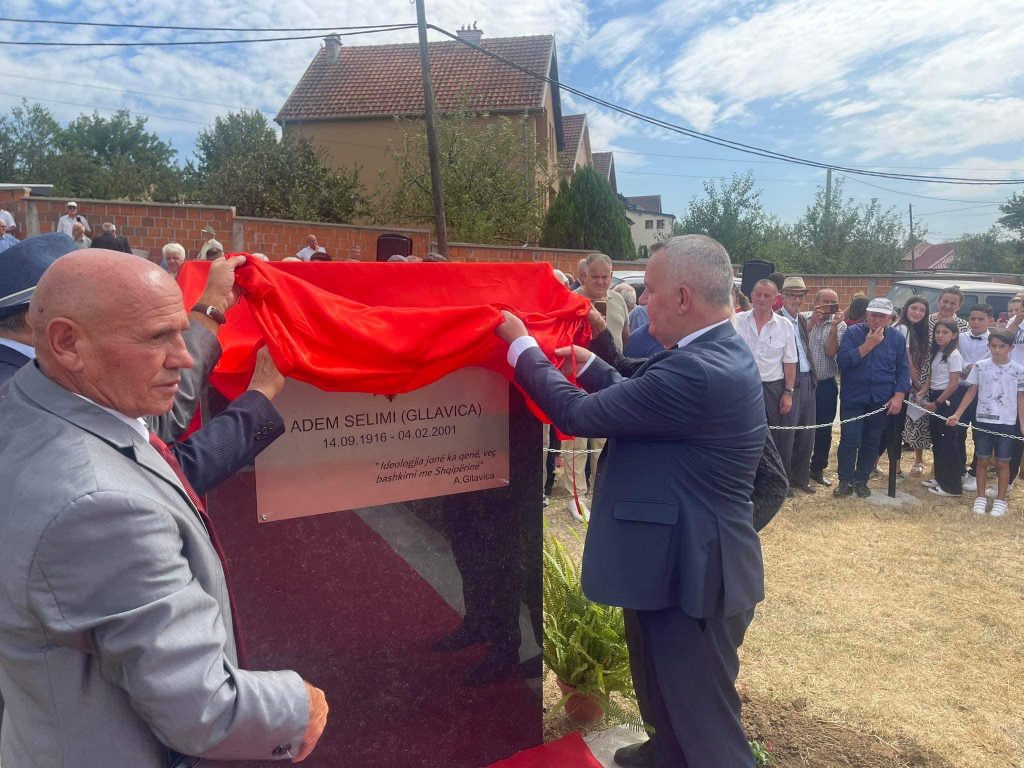 Përurohet Pllaka Përkujtimore për atdhetarin Adem Gllavica