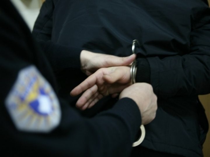 Prishtinë: Arrestohet 44-vjeçari për shitblerje të narkotikëve