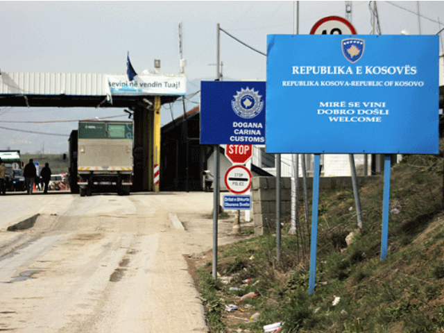 Kaloi kufirin ilegalisht me targa serbe, ndalohet një person në Leposaviq