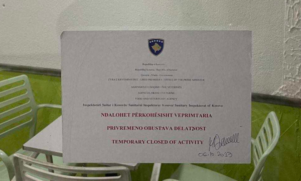 AUV: 30 persona janë helmuar në një “fast food” në Mitrovicë, mbyllet lokali
