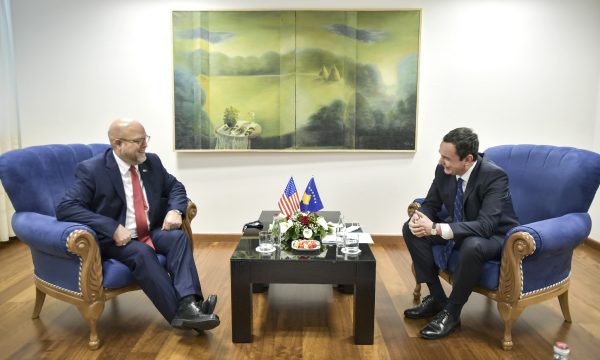 Ambasadori Hovenier flet rreth kërkesës së Kosovës për masa ndaj Serbisë për sulmin e 24 shtatorit