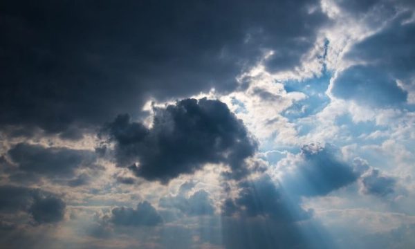 Moti sot: Me diell dhe vranësira të shpërndara
