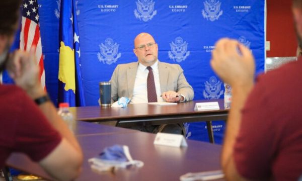 Hovenier: Serbia ka përgjegjësi për të hetuar, arrestuar dhe ekstraduar të dyshuarit për sulmin e Banjskës