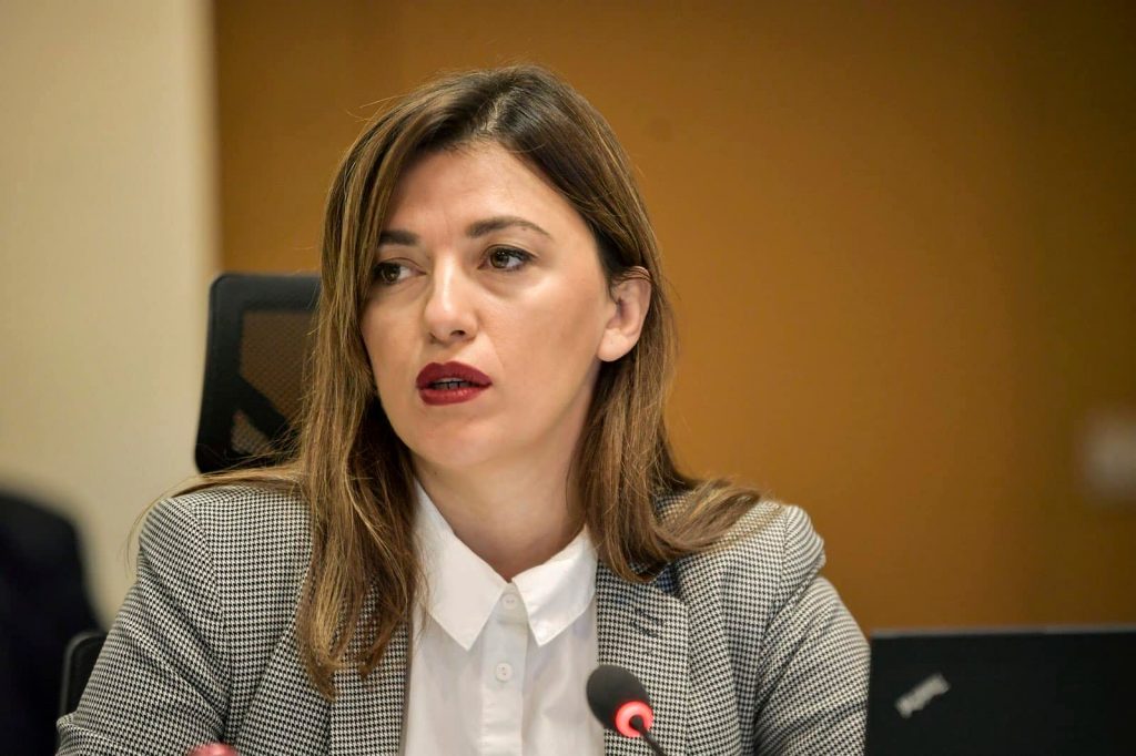 Albulena Haxhiu ftohet nga Prokuroria Speciale për rastin Dehari