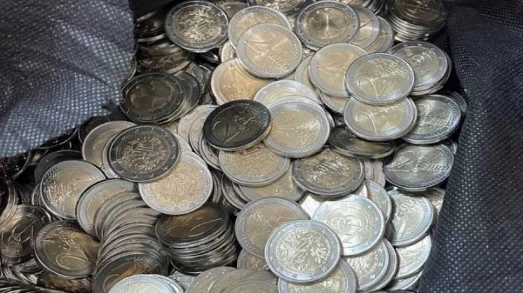 Mblidhen disa institucione, kërkojnë shmangien e përdorimit të parave të gatshme, në veçanti 2 euroshen