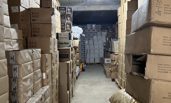 Krimet ekonomike aksion në Prishtinë, sekuestrohet mall pa origjinë të prejardhjes dhe i falsifikuar