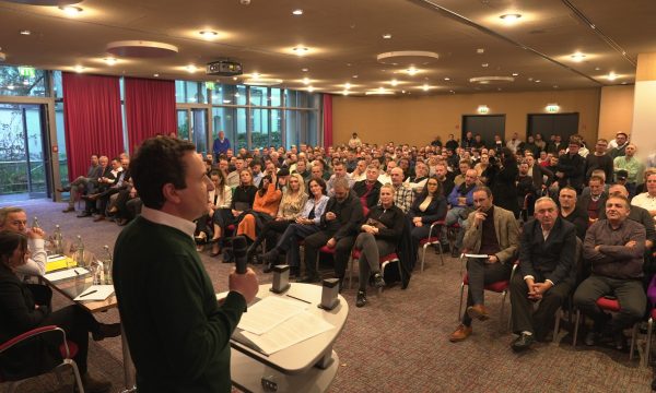 Gati 3 vjet qeverisje, Kurti u tregon mërgimtarëve në Berlin çfarë ka bërë si Kryeministër