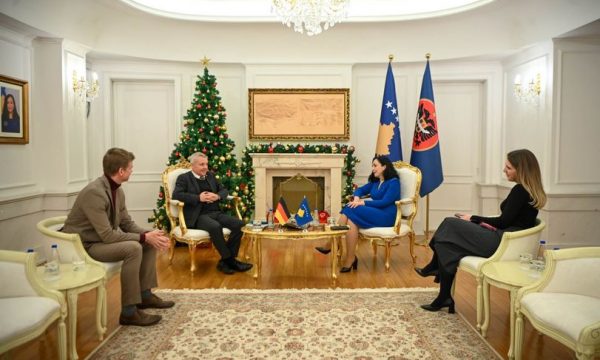 Takimi i djeshëm i Osmanit me Ambasadorin e Gjermanisë, Presidenca jep detaje për çka folën