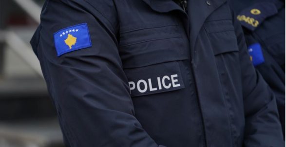 Tentoi t’i korruptojë policët për mos vendosjen e stikerave në kamion, arrestohet serbi në magjistralen Mitrovicë-Leposaviq