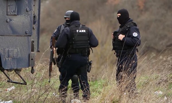 Policia përleshet me armë me një grup të kontrabanduesve në Zubin Potok, arrestohet një person