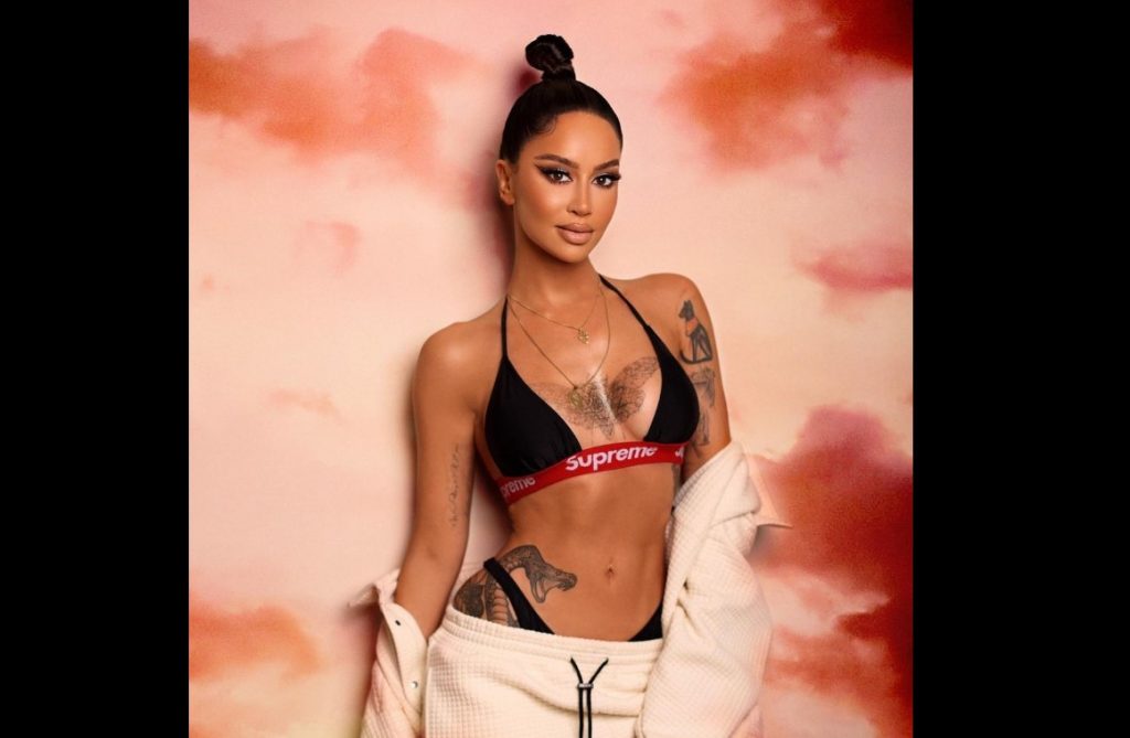 Dafina Zeqiri “shpërblen” fansat, ndan me ta sekuenca nga albumi i saj i ardhshëm