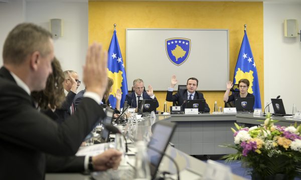 Qeveria mban mbledhje elektronike në orët e vona, merr këto tetë vendime