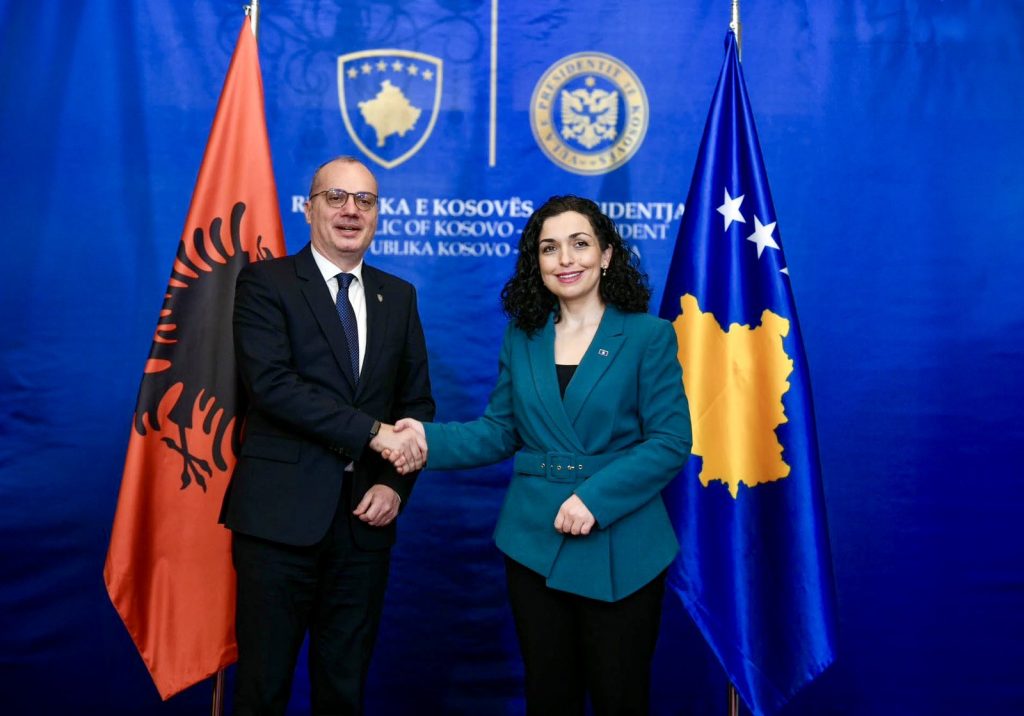 Osmani takon Hasanin: Qytetarët e Kosovës llogarisin në përkrahjen e Shqipërisë në çdo rrugëtim